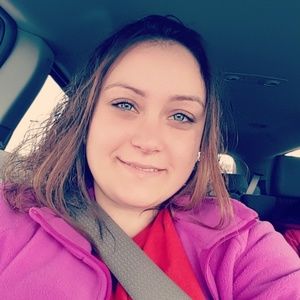 Meet your Posher, Cierra